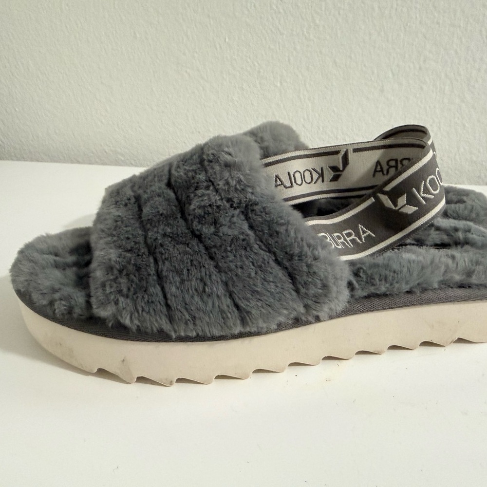 Kolaburra By Ugg Fuzz women size 8 Gray Plush Women's Slippers - Picture 3 of 6